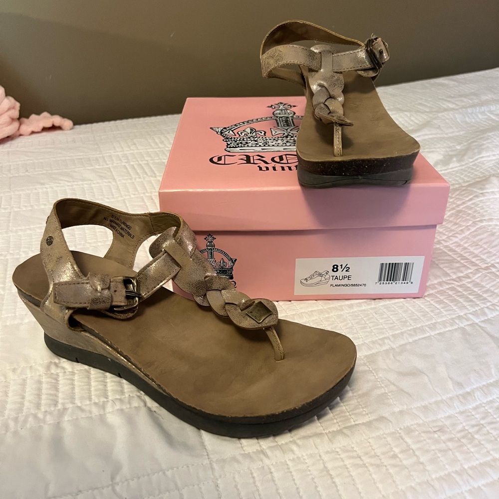 Crown vintage metallic sandals